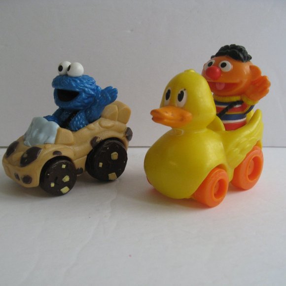 Sesame Street Racers Cars Ernie & Cookie Monster Hasbro 2012 Lot of 2 Playskool - Picture 1 of 16